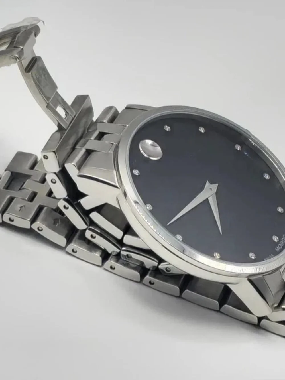 Movado Museum Classic Black Dial Mens Watch 0607201 Stainless Steel Swiss Made